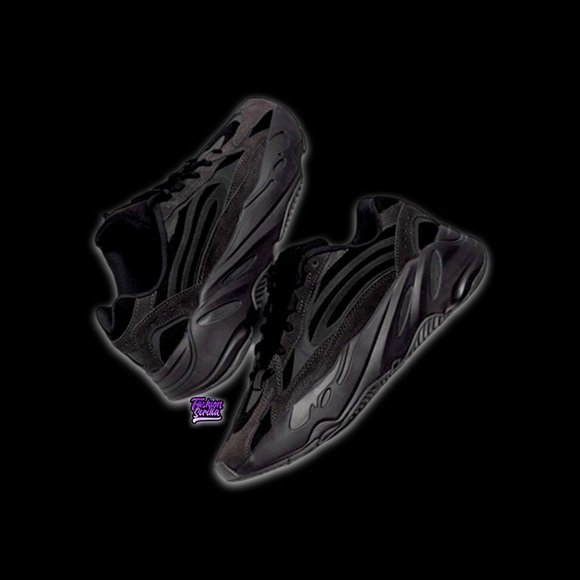 Yeezy Boost 700 V2 Vanta Vantablack NWT